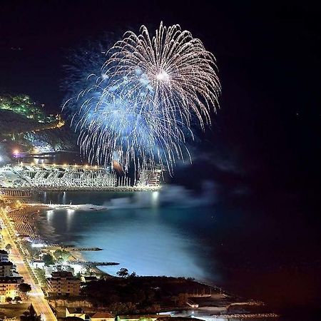Appartamento Frontemare Marina dʼMarina dʼAndora Zewnętrze zdjęcie