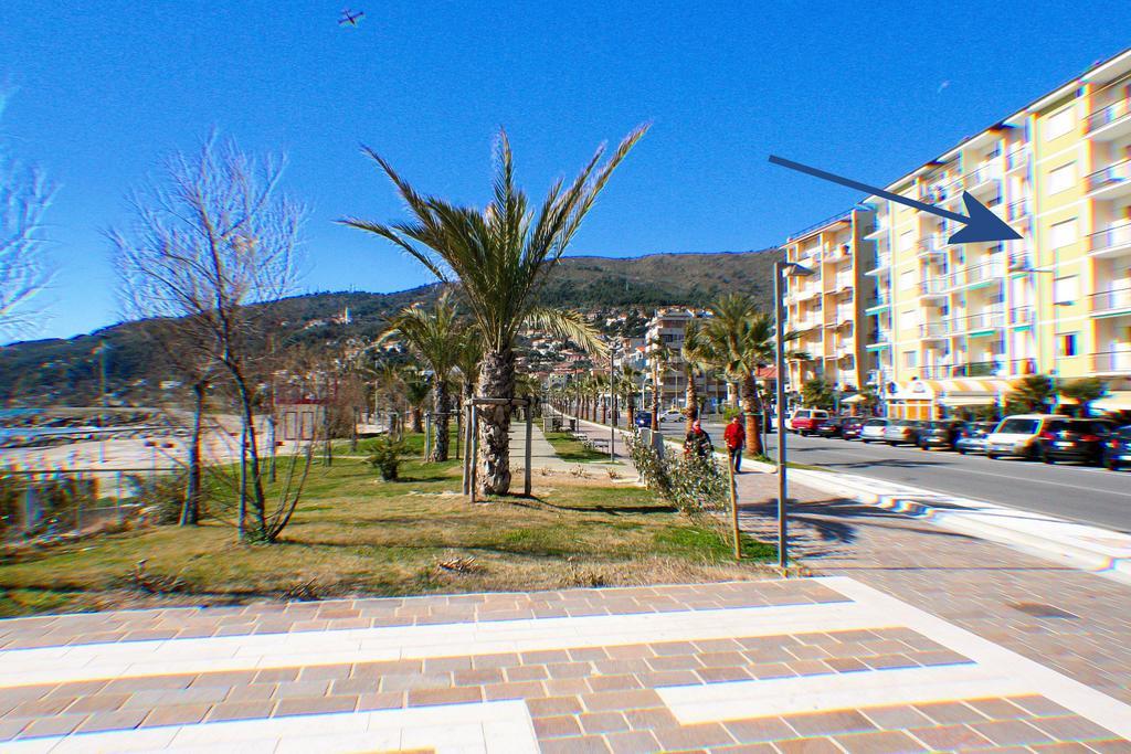 Appartamento Frontemare Marina dʼMarina dʼAndora Zewnętrze zdjęcie